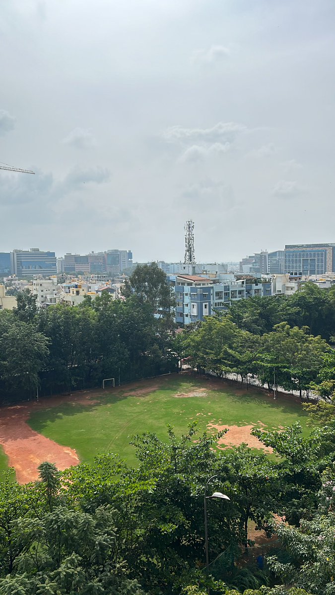 rishikeshpillai's tweet photo. @bhogleharsha I believe the correct question to ask - is it raining in and around Chinnaswamy stadium / Cubbon Park ?

Someone will b able to tell u about Sarjapur Road.. someone about Kengeri, Peenya, Malleshwaram, etc.. I can tell you about Whitefield - pleasantly sunny!! https://t.co/neF13Nq9p0