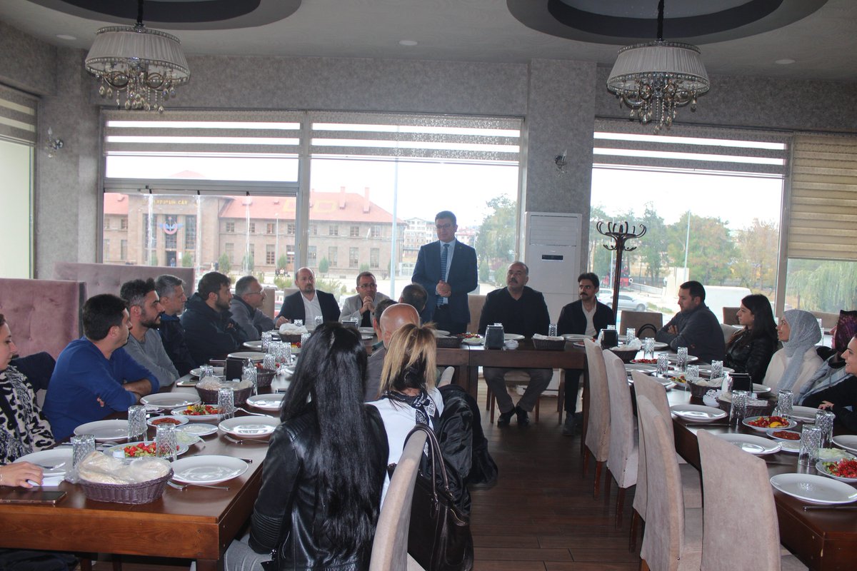 İl Koordinatörümüz Sn Dr.Atilla ÖZLÜ'nün görevden ayrılışı münasebetiyle veda yemeği verildi. "Güzel işlerin temelinde kuşkusuz emek vardır. Bu süreçte emeği geçen mesai arkadaşlarımı kutluyorum".

İK olarak bizde <a href="/OzluAtilla/">Dr. Atilla Özlü</a>'ye bakanlığımızdaki yeni görevinde başarılar diliyoruz