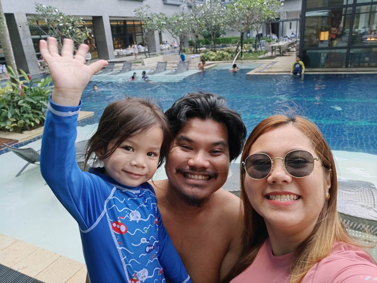 HozeaRaeh's tweet photo. Chillin with ma treasured fersons ❤️❤️❤️ https://t.co/C9yzec3k1v