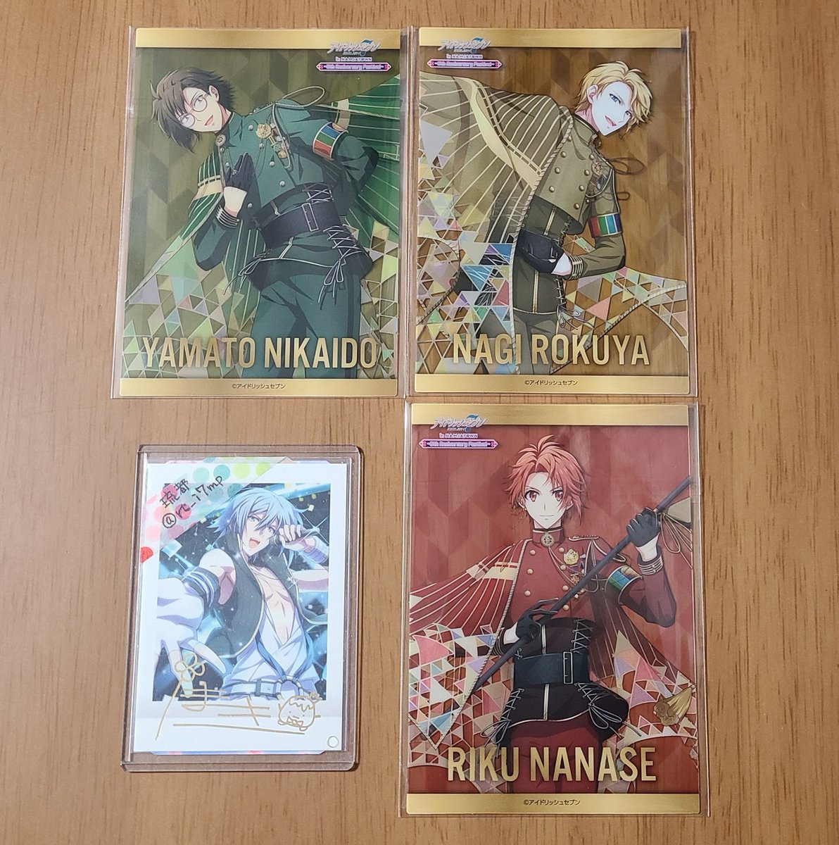 rt_3a_luv's tweet photo. 【交換】アイドリッシュセブン アイナナ ナンジャ 8周年 ミニゲーム

〔譲〕
缶バッジ︰天 千
ビジュアルカード︰大和 ナギ 陸

〔求〕
缶バッジ︰環 龍之介(友人分)
ビジュアルカード︰環 壮五

※同種、郵送交換
検索からでもお気軽にお声がけください。 https://t.co/N9yBICA1KB