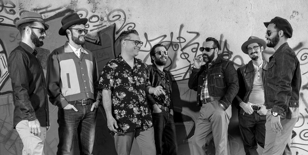 Los portugueses TT Syndicate prometen para este sábado un espectáculo lleno de alma y ritmo, en el que las suntuosas guitarras y los abrasivos metales harán que el tiempo se detenga en una eterna celebración en loas a la vida y la diversión.

Entradas: helldorado.net/index.php/comp…