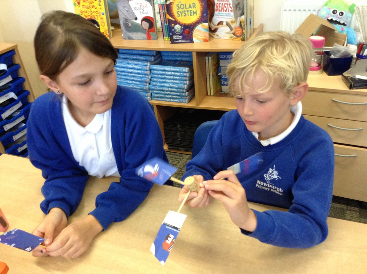 NewburghPrimary's tweet photo. Science Day🧪
As part of our Science Day Year 3/4 explored where electricity came from and made our own National Grid. Then we looked at renewable sources of energy and created and tested our own wind turbines.
#Year3and4 #NPSscience https://t.co/Tk4sdYkwL2