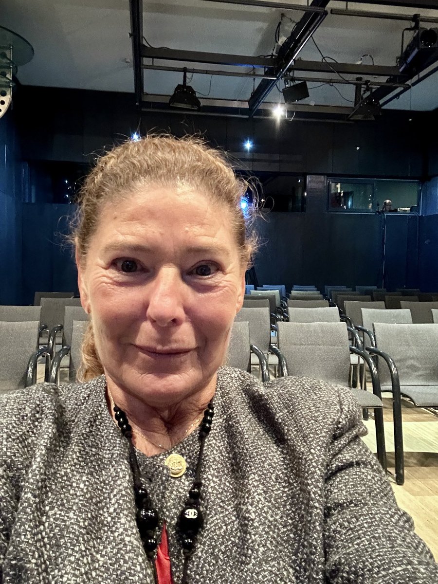 MurielFIOL's tweet image. Présente aux Rencontres Stratégiques Méditerranéennes de la #FMES à Toulon pour le ⁦@rn_paca⁩ , la géopolitique étant omniprésente dans le débat public en ces temps de guerre.