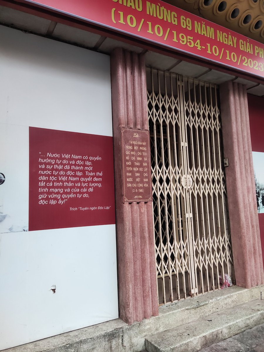 TunLinhT1's tweet photo. Bạn sẽ chỉ nhìn thấy những gì bạn muốn nhìn, chỉ nghe thấy những gì bạn muốn nghe, và chỉ tin những gì bạn muốn tin. Bạn nghĩ rằng bạn hiểu về thế giới này, nhưng thực ra bạn đang bơi trong giấc mộng do chính bạn tạo ra. Phật giáo gọi đó là Vô Minh https://t.co/eZAgCxe8o7