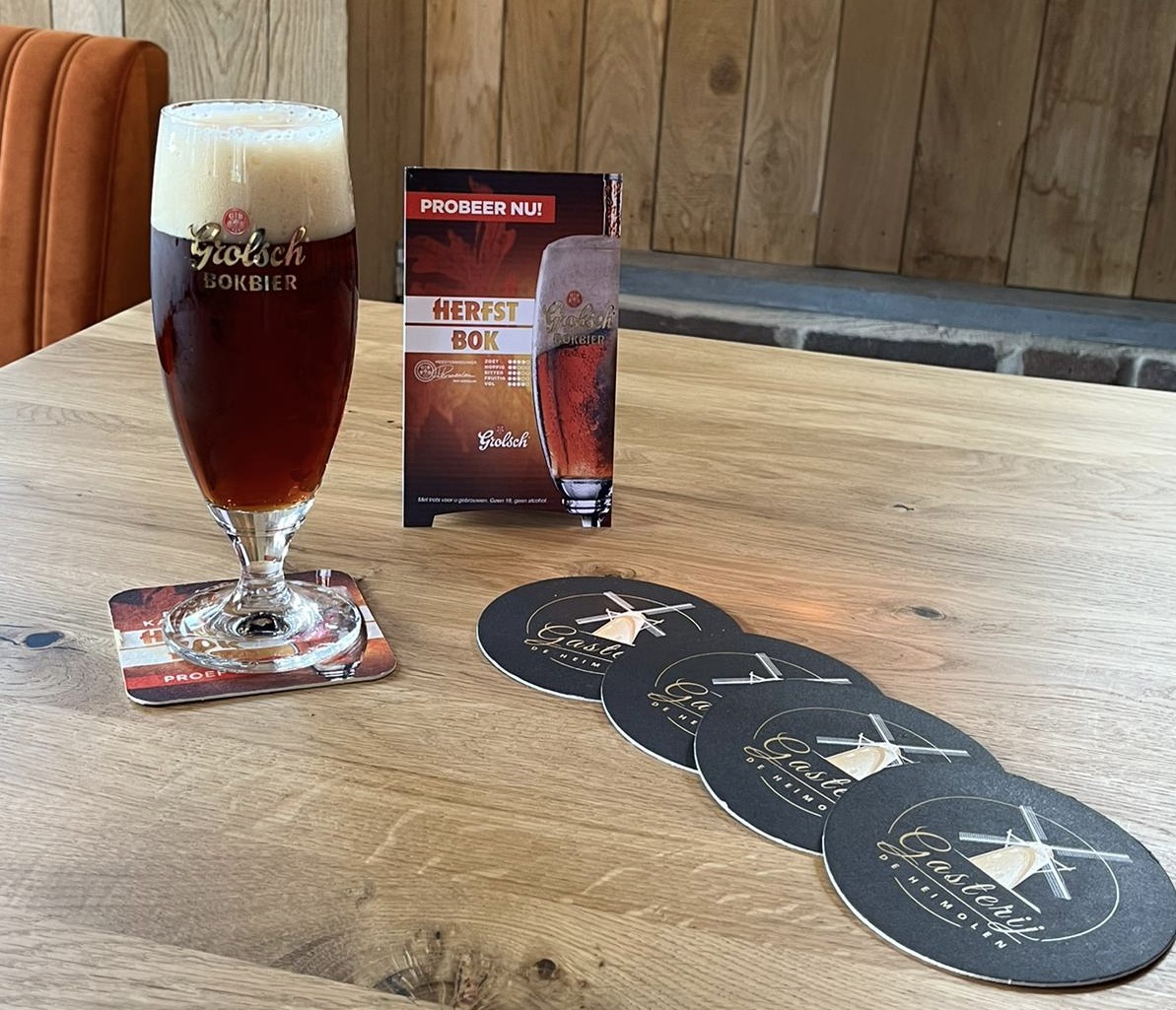 HighBeer_nl's tweet photo. Lekker binnen, speciaalbieren van de tap, een bruine fruitschaal en nog veel meer lekkers. 🍺🧆
Met wie schuif jij hier met alle plezier aan? 😍
📸:  Gasterij de Heimolen

Reserveer via: https://t.co/teZnzDvC5g

#highbeer #herfstbok #bruinefruitschaal #biervandetap https://t.co/qoyDKyrZ0e