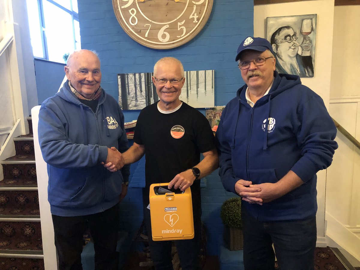 Yesterday we were with Thorpe Bay Angling Association in Southend to present a new defibrillator to them that will improve their member’s safety. 
#supportingsportinourcommumity 
We provided a grant and sourced through the wonderful <a href="/LondonHearts1/">London Hearts</a>