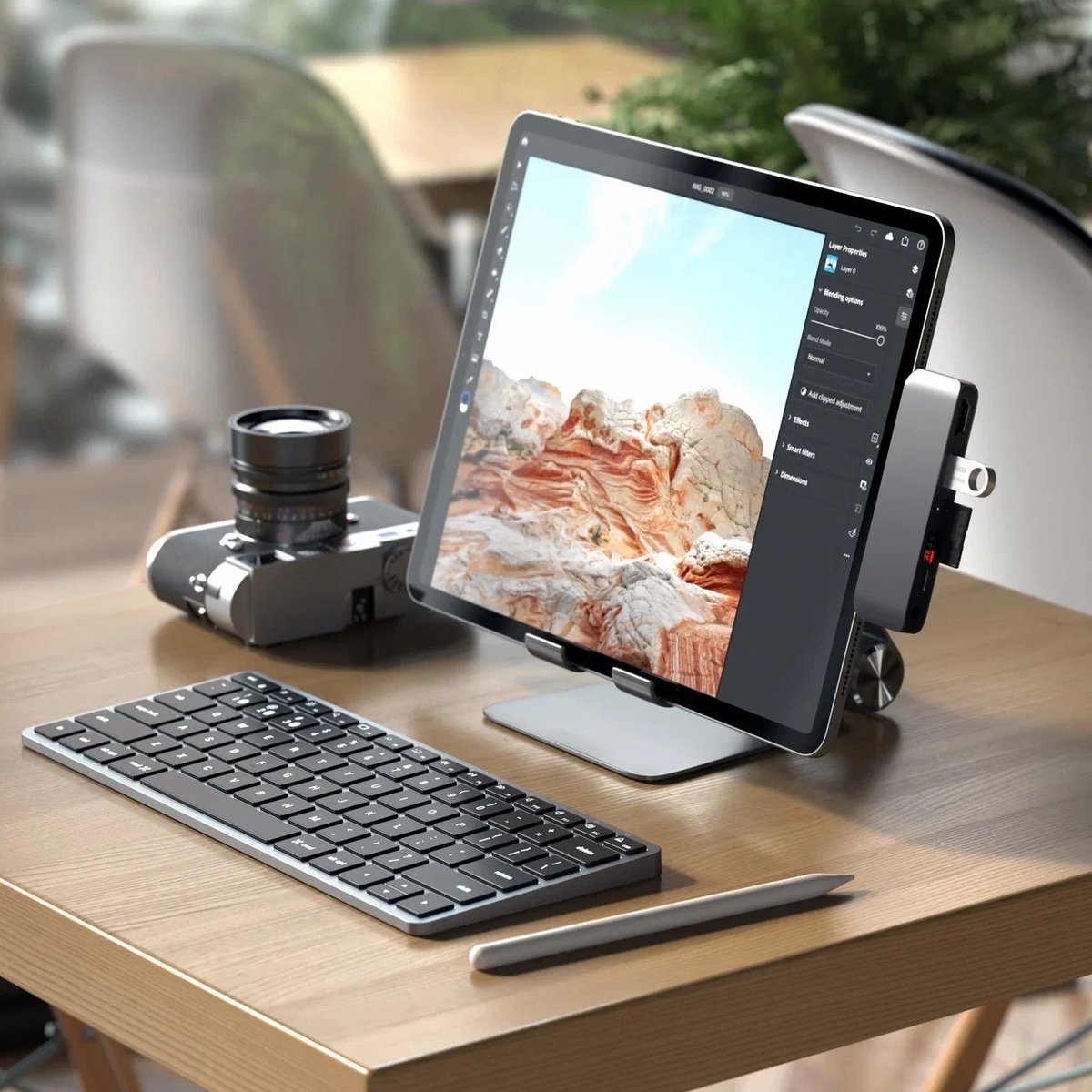 ALMUFKR1's tweet image. Portable iPad Setup 🌟🌟🌟🌟🌟

The ultimate portable iPad setup checklist: Mobile Pro Hub SD ✔️ R1 Stand ✔️ Slim X1 Backlit Keyboard ✔️ #iPadSetup #PortableSetup #iPadPro