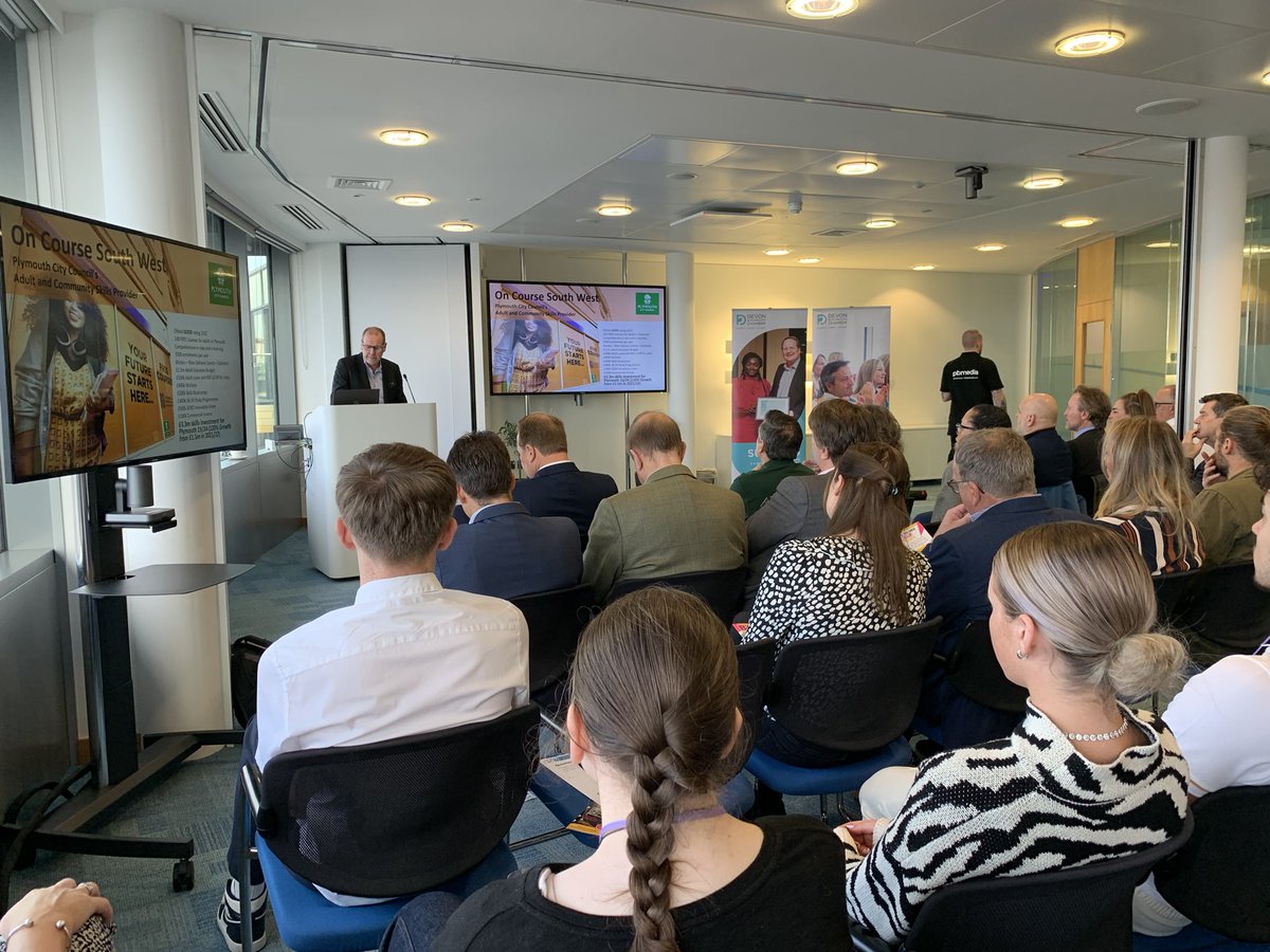 Great turnout at #CityConversations Plymouth organised by <a href="/Chamber_Devon/">Devon Chamber of Commerce</a>.