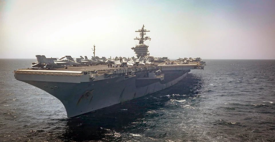 ⚓️🇺🇸 @USNavy Nimitz-class aircraft carrier USS Abraham Lincoln (CVN 72) in the Arabian Sea, 22 September 2019 @CVN_72 #aircraftcarrier #warship #navy #naval #CVN72 #USN