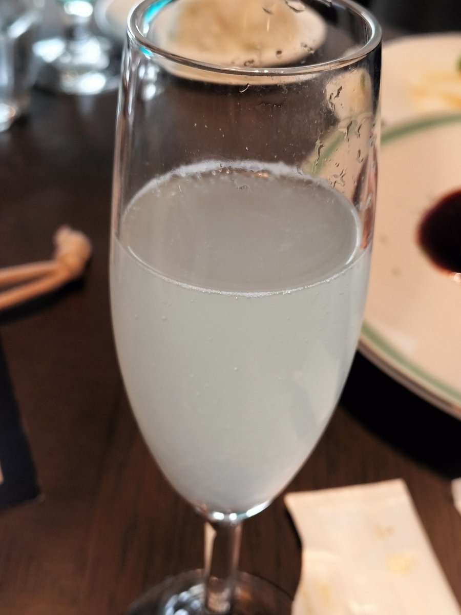 ogoshfmi's tweet photo. 本日のランチ…
#ハンマーヘッド
#COLONIALBeach
#三元豚のロースト
#フルーツBBQソース https://t.co/kDp2WTxKtC