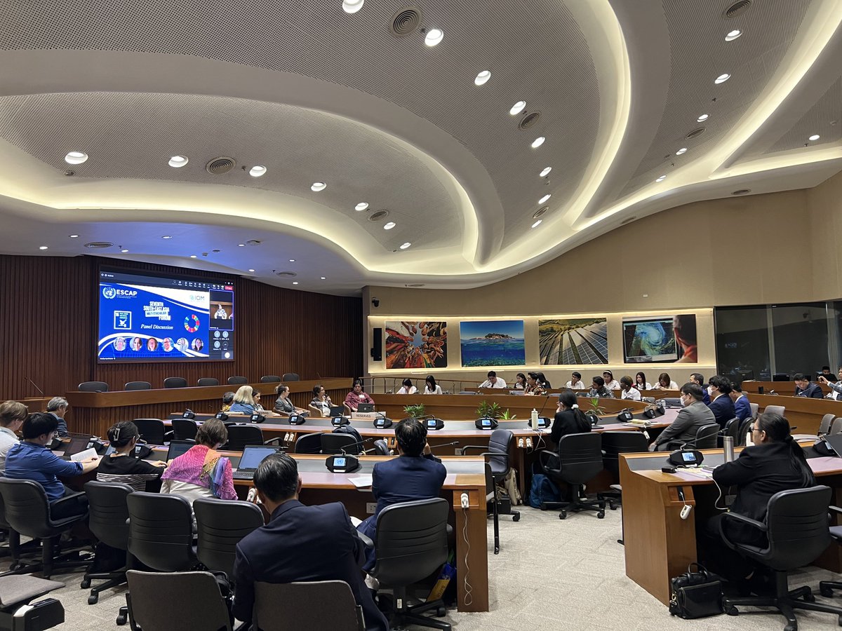 PueySchoolDS's tweet photo. Our students were selected to intervene on the panels for Climate FDI and Synergies on the Global Compact for Migration at the 7th South-East Asia Multi-Stakeholder Forum at the UN Conference Centre in Bangkok on 7 November 2023.
#UNESCAP #SDGs #Thammasat #TU #DekDev #วป๋วย https://t.co/AQcQvjf8CY