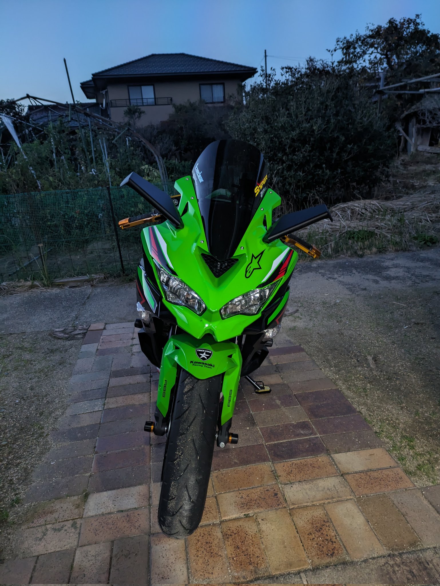年末年始セール　Speedergreyニンジャ250/400専用ウィングミラー SpeedergreyニンジャZX-25R/ZX-4RR専用ウィングミラー - メルカリ