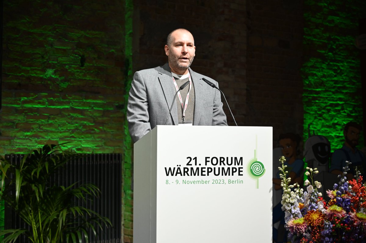 BWPev's tweet photo. Heute begrüßen wir Sie zum 2. Tag unseres 21. FORUM Wärmepumpe. Eröffnet wird die heutige Veranstaltung von unserem neuen Vorstandsvorsitzenden Claus Fest 🙌
#FORUMwp https://t.co/9hPdsyLpgb