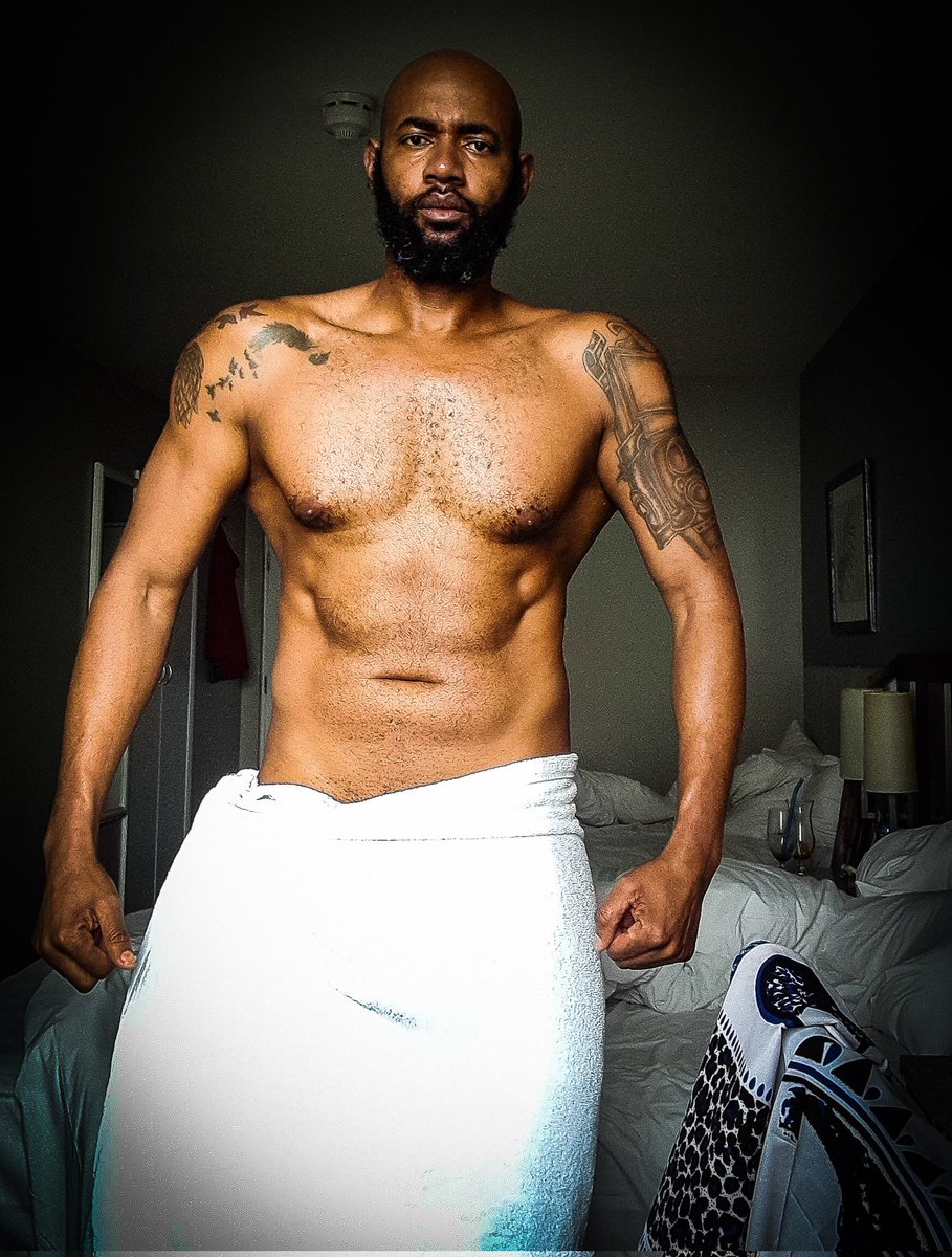 MkhuluJones's tweet photo. Please don’t expect me to always be good and kind and loving. There are times when I will be cold and thoughtless and hard to understand. Lesedi🙌🏿🕯️ Mkhulu Jone (👑 King Hlase🔥) #sexysangoma #MkhuluJones #Hlase🔥 https://t.co/MCnlWORQ5m