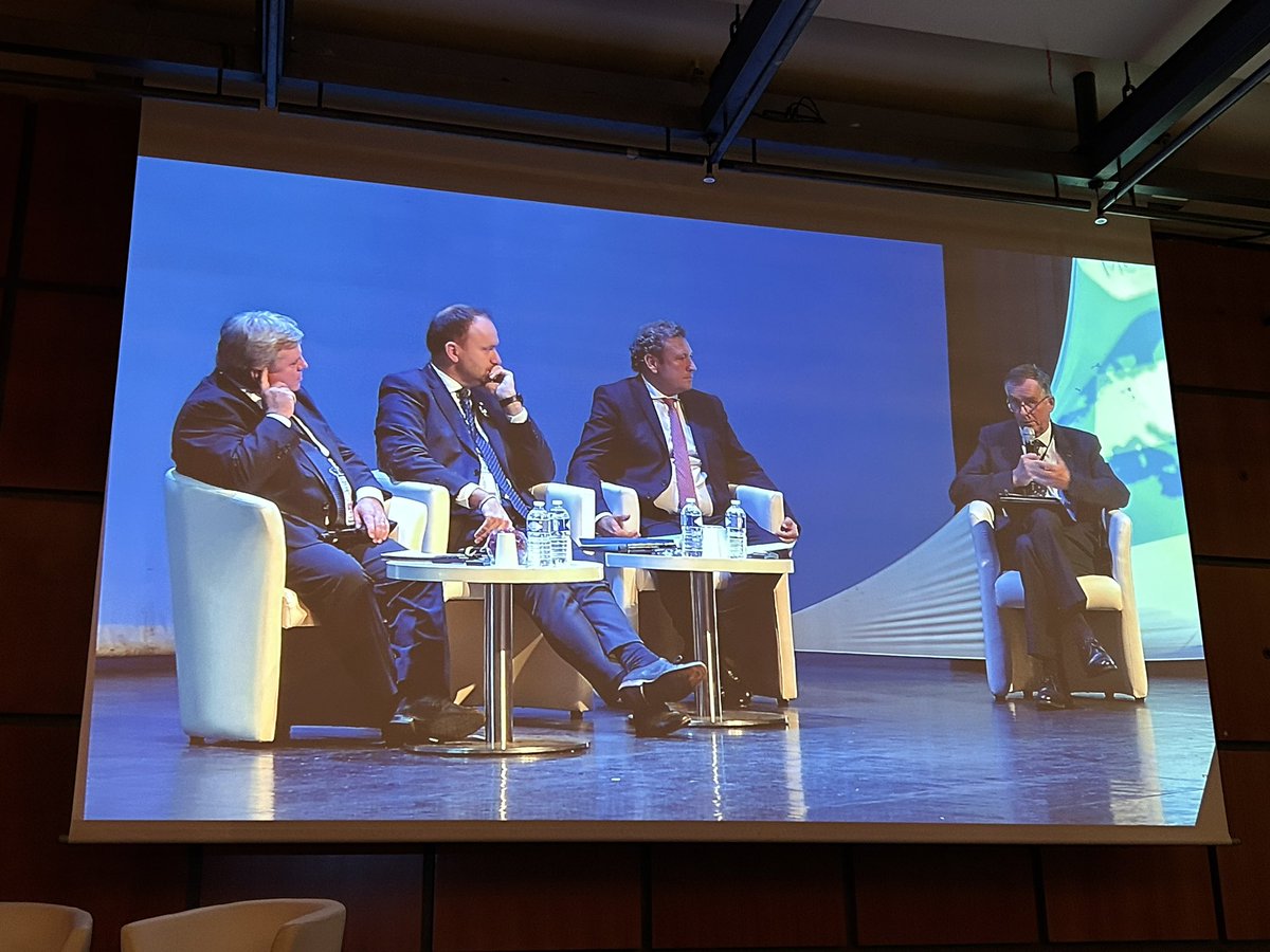 MurielFIOL's tweet image. « La logique politique , depuis 40 ans, on l’a oubliée en faisant des économies » Pascal Ausseur #FMES #Toulon 
Aux Rencontres Stratégiques Méditerranéennes