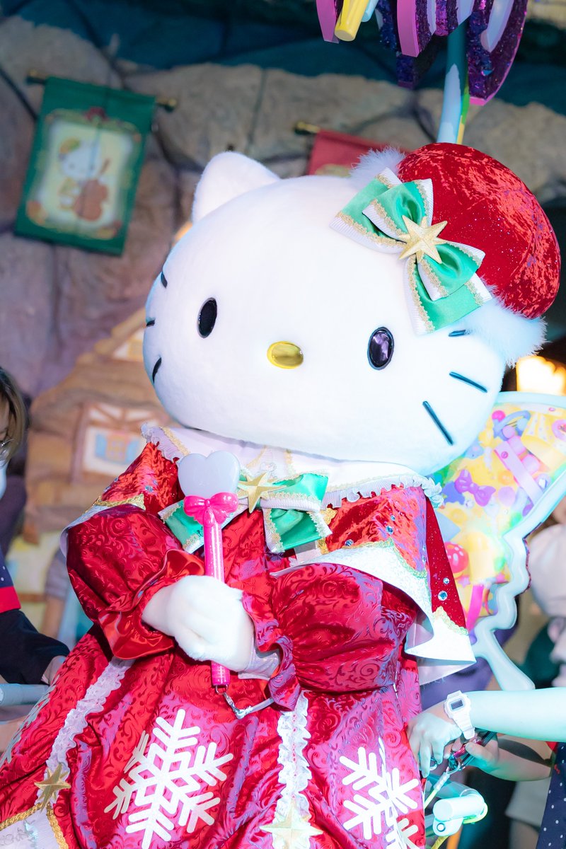rima_084's tweet photo. #ピューロアンバサダー　#ピューロランドクリスマス
ピューロアンバサダープログラムイベントPuroland Christmas先行お披露目会に参加させて頂きました。

クリスマス感強めの真っ赤な衣装がとてもよく似合っていてかわいかったです。 https://t.co/QPvhWWt7Rk