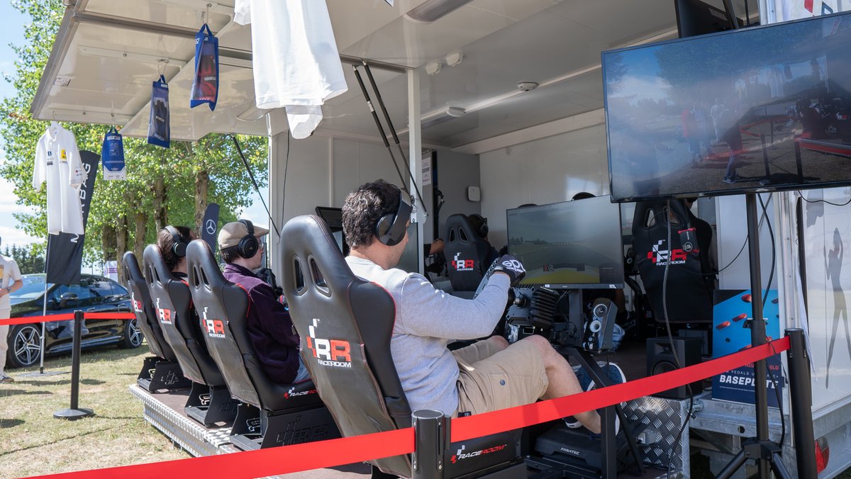 🏎️🚨 TIME ATTACK 🚨🏎️ Du 11 au 12 novembre, venez défier les meilleurs pilotes luxembourgeois sur deux simulateurs de course de #RaceRoom sur le stand l'ACL Sport lors de l'International Motor Show. #TimeAttack #eSport #Simulator #IMS loom.ly/dWKhIqc