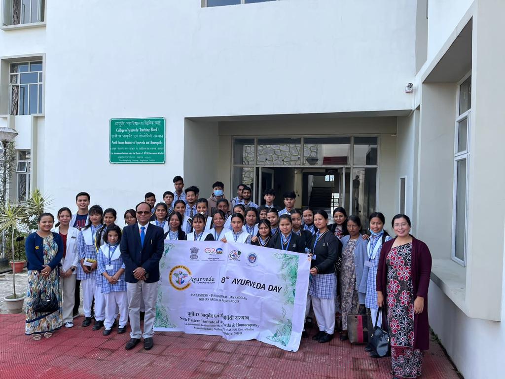 NeiahShill2000's tweet photo. School exposure Visit from St Jerome Higher Sec School, Nongmensong at NEIAH, under Ayurveda Day 2023 with
Introduction about Ayurveda and Departments of NEIAH is given on  09/11/2023
 @moayush @YASMinistry @AyurvedaDay @cari_guwahati @CCRAS_MoAyush https://t.co/hJ0vwPiYvC