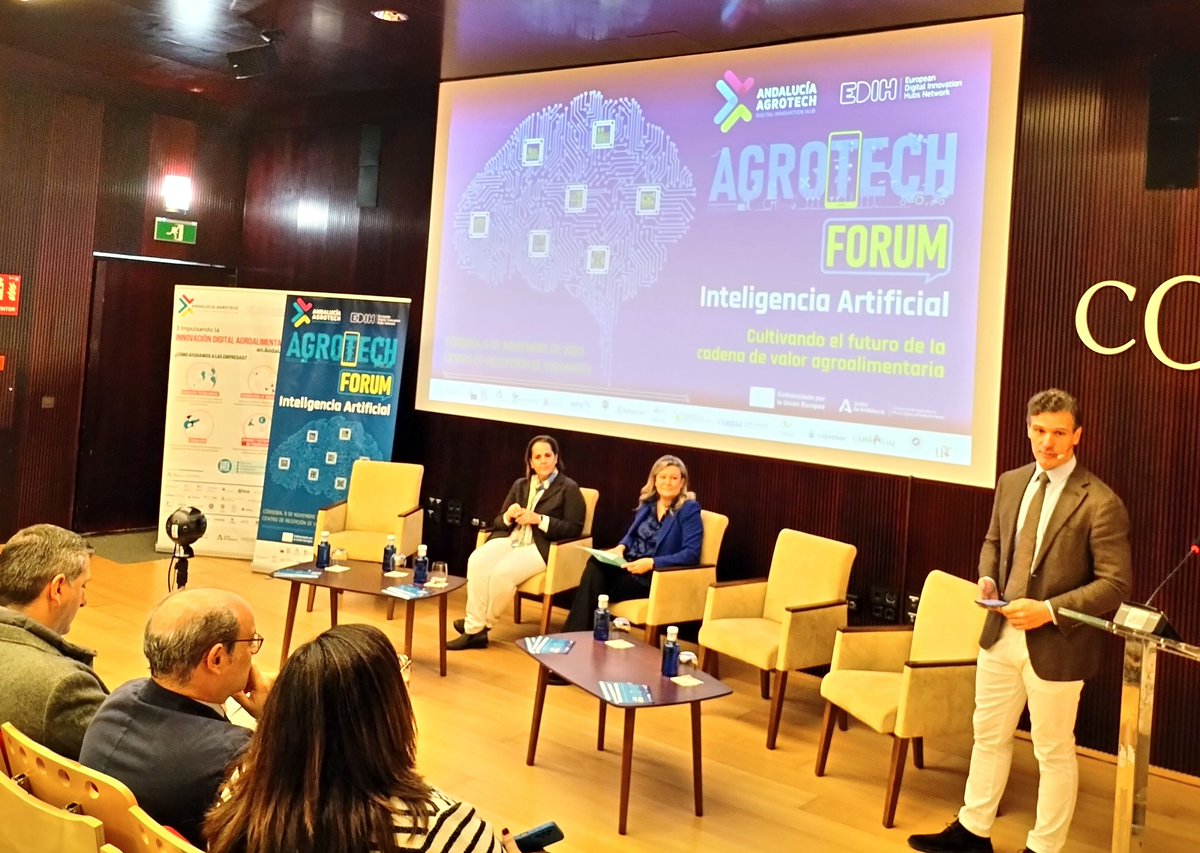 DIHAndAgrotech's tweet photo. #AgrotechForumIA 
La DG de Industrias @AgriculturAnd, Cristina de Toro, destaca la colaboración publico-privada como pilar para avanzar en la digitalización del sector #agroalimentario en la inauguración junto a Blanca Torrent @ayuncordoba_es

Streaming ➡️ https://t.co/iIsfYkhnNE https://t.co/WCjTd9N2u7