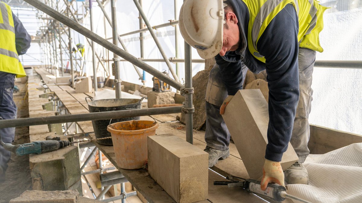 KirkleesCouncil's tweet photo. Huddersfield’s Estate Building is getting a magnificent makeover, blending history with modern comfort. 🏛️ 

Discover the transformation story in full here ➡️ https://t.co/whUW6xRGjB

#TheEstateBuilding #HeritageActionZone #Huddersfield #LoveKirklees https://t.co/hGRSoQxbF3