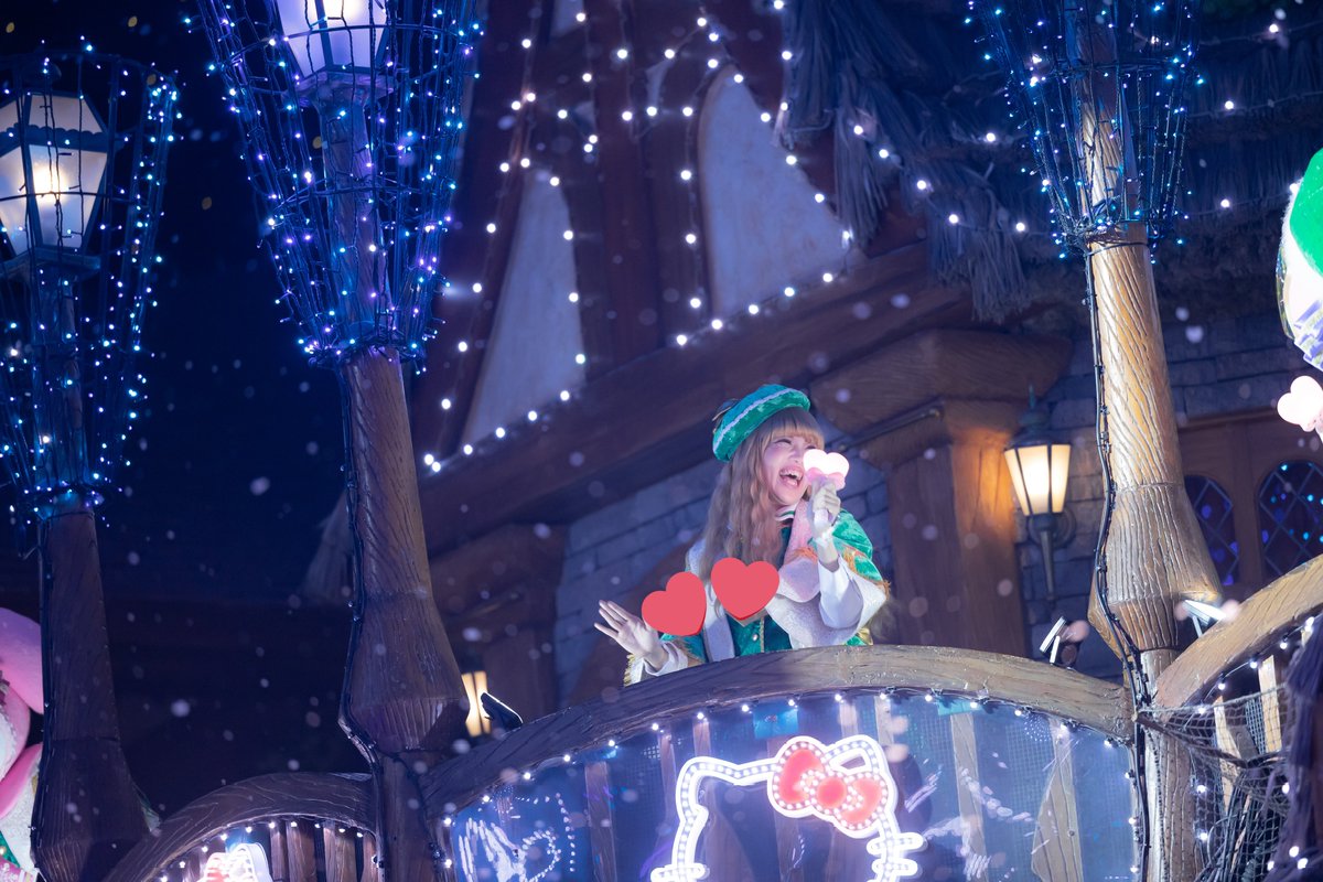 rima_084's tweet photo. #ピューロアンバサダー　#ピューロランドクリスマス
ピューロアンバサダープログラムイベントPuroland Christmas先行お披露目会に参加させて頂きました。

ずっとキラキラで綺麗なのに雪が降ってるとさらにキラキラで素敵でした。雪ありだと2枚目みたいなふわふわお写真が撮れるのでおすすめです。 https://t.co/NHuRGopsA6