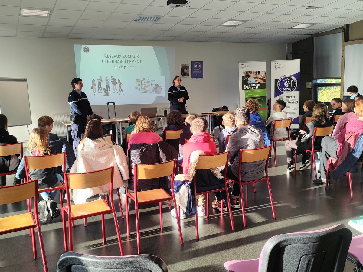 #NonAuHarcèlement - Ce 9 novembre est la journée nationale de lutte contre le #harcèlement à l'école.

Toute la semaine, des gendarmes d'Evrecy interviennent sur le thème du harcèlement et du cyberharcèlement auprès des élèves de 6e du Collège Jacques Prévert de Verson.