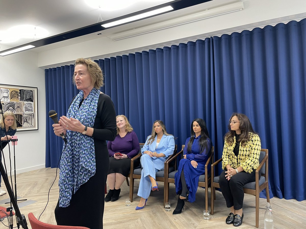 globalwpr's tweet image. President and co-founder of Global Women in PR welcomes everyone today

#CommsWeek