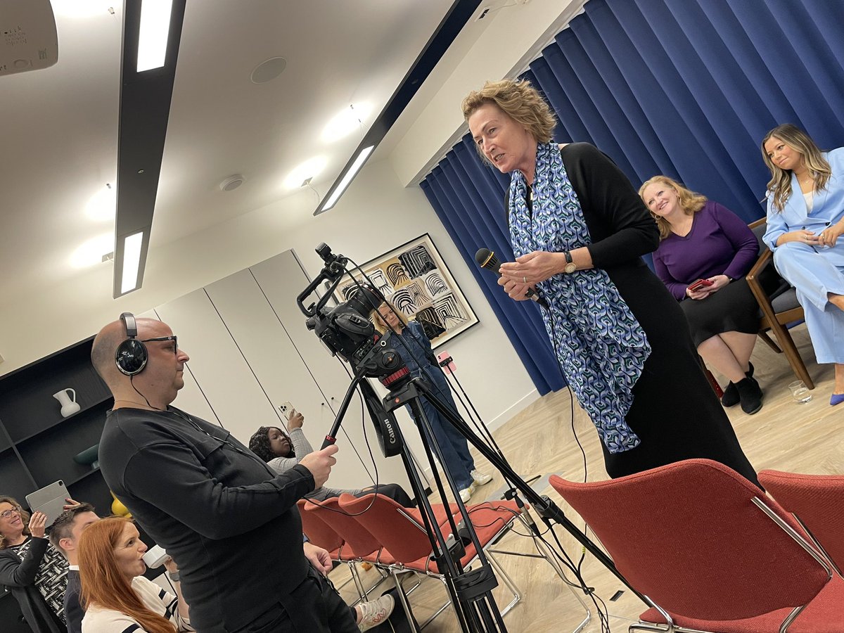 globalwpr's tweet image. President and co-founder of Global Women in PR welcomes everyone today

#CommsWeek