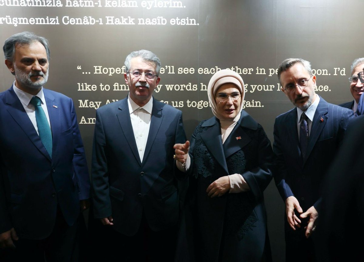 hayratvakfi's tweet photo. 5 yıl önce Türk @Kizilay ile birlikte başladığımız "Esir Mektupları Projesi" kapsamında Kızılay Arşivinde bulunan 25 bin Esir Mektubu, 304 bin Esir Kartını yaklaşık 500 gönüllümüz ile  bilâbedel transkripsiyonunu gerçekleştirdik. >>> https://t.co/6S0NnPpzbh
