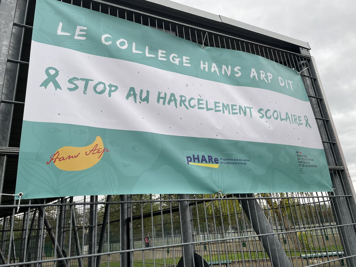 jftavernier's tweet photo. Le @clgHansArp se mobilise plus que jamais contre le harcèlement ! #NAH @acstrasbourg https://t.co/74aS6a5oAo