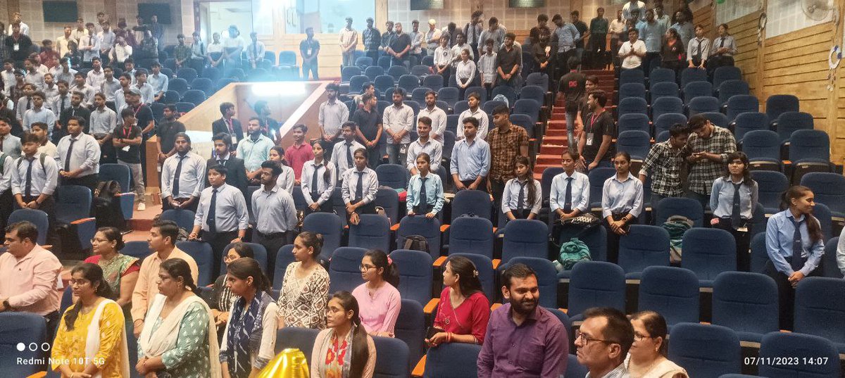AnandCampus's tweet photo. Aarogya Health Club at Anand College of Pharmacy organized National Cancer Awareness Day with the theme "Cancer Awareness: Together We Can Create a Better Healthy World"  at  Sir CV Raman Auditorium on November 7, 2023
#pharmacy #Anandcampus #shardagroup #CancerAwareness #Aarogya https://t.co/qWy6ZnCdrF