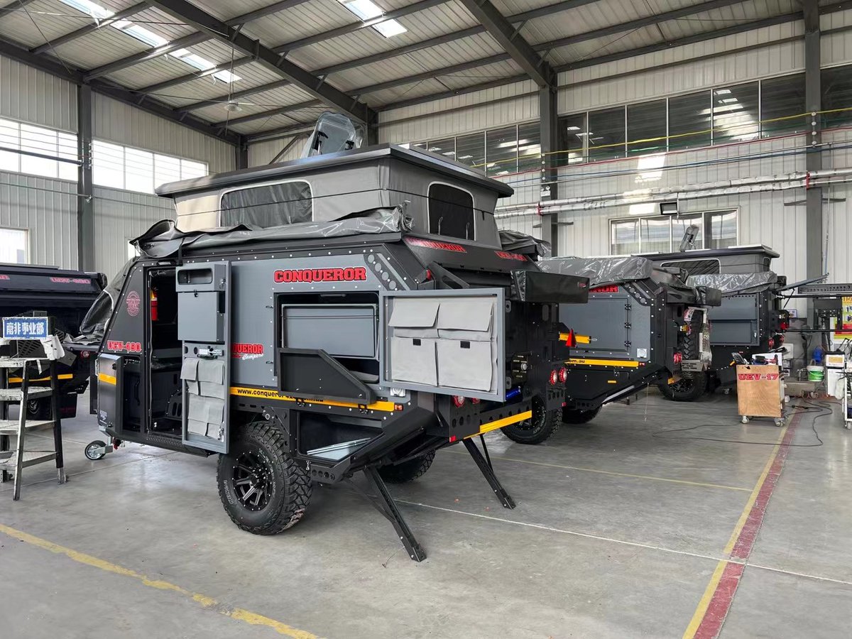 Do you yearn for camping in nature?  I wish we could get our work done comfortably while traveling in an RV.
Do you like tough guy style? Will you think it's cool! Small trailer, it is small but strong.