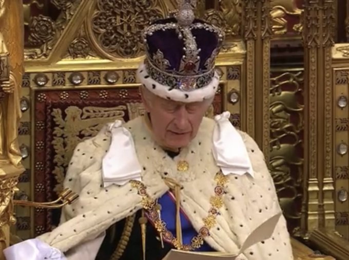 A man wearing a jewelled crown, sitting on a GOLD THRONE reading something about how he&rsquo;s going to address<a href="/tag/womenshealth"class="tags"><span>#womenshealth</span></a><a href="/tag/eggfreezing"class="tags"><span>#eggfreezing</span></a>