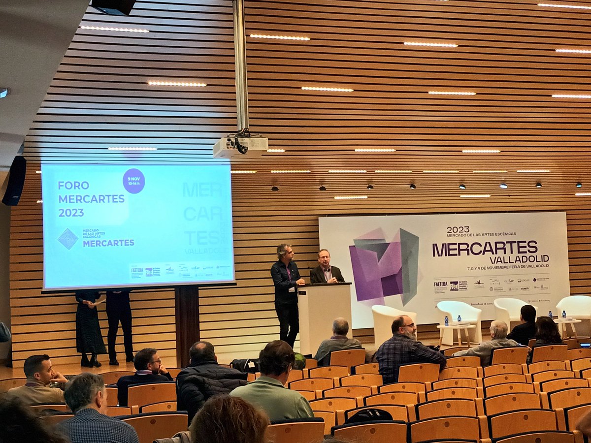 ElRabaldePinto's tweet photo. Último día de @mercartes que acaba con el Foro #Mercates2023 @AytoPinto #Mercartes https://t.co/6Y7aPg4R5f