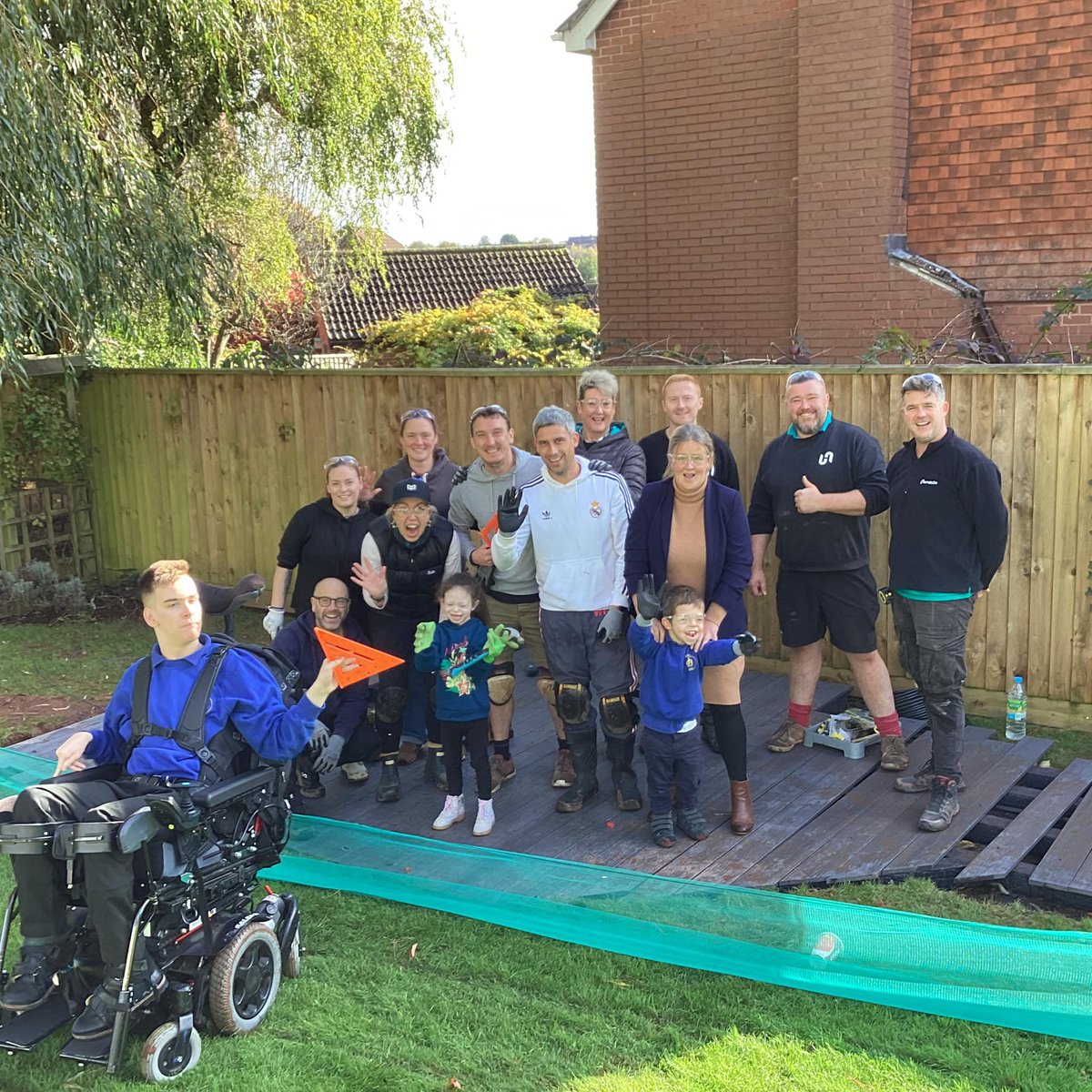 Get HandsOn tweet media