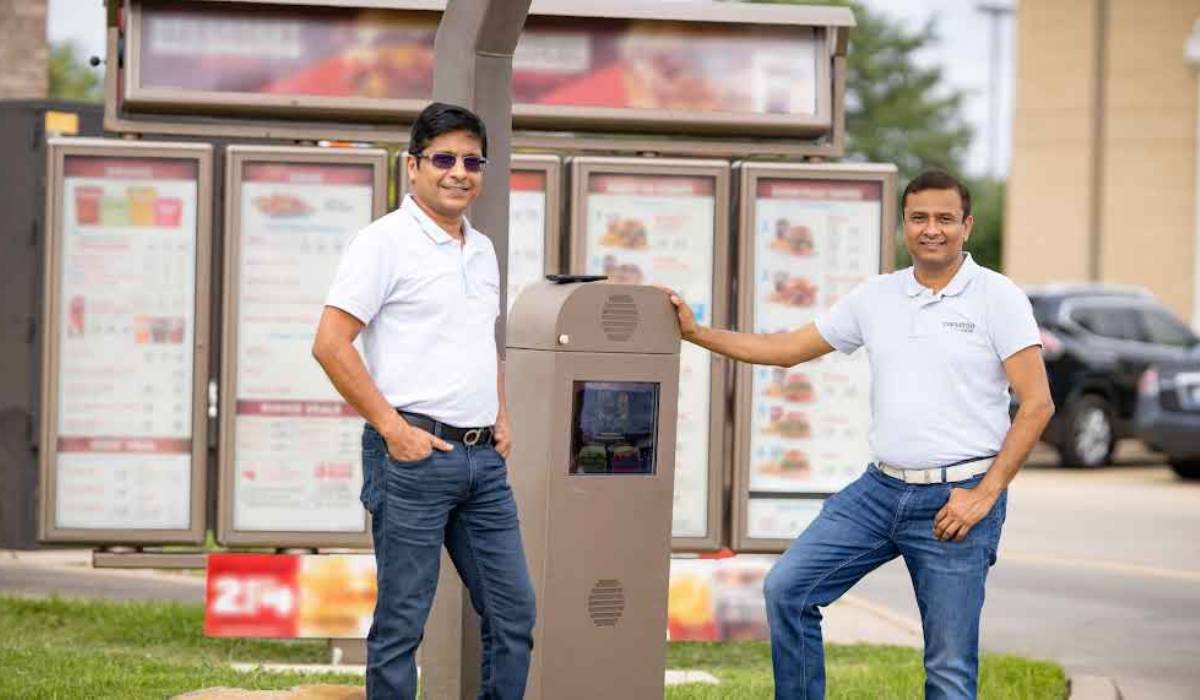 SparkflyBiz's tweet image. Uncover the transformative impact of AI as a strategic co-pilot in the #QSR world! @QSRmagazine &apos;s latest piece uncovers how tech CEOs are leveraging #AI to enhance customer experiences and propel business growth. 

Read all about it here: zurl.co/dcQh