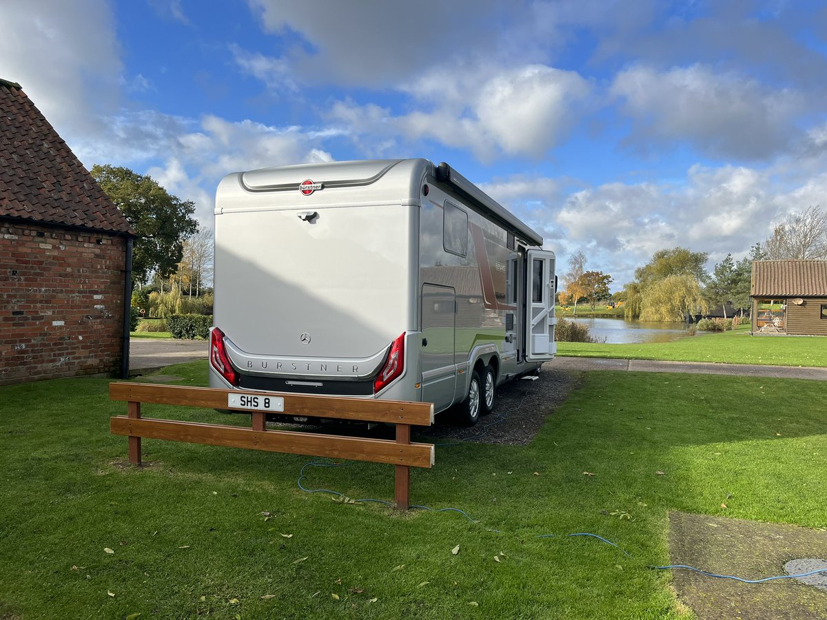 Today we are at <a href="/Camper_UK/">CamperUK</a> filming a review of the @BurstnerUK Elegance 🤩