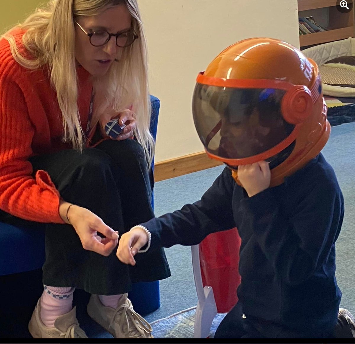 Putting Suzy Orbit's imagination helmet to great use! <a href="/DarnhallPrimary/">DarnhallPrimary</a>