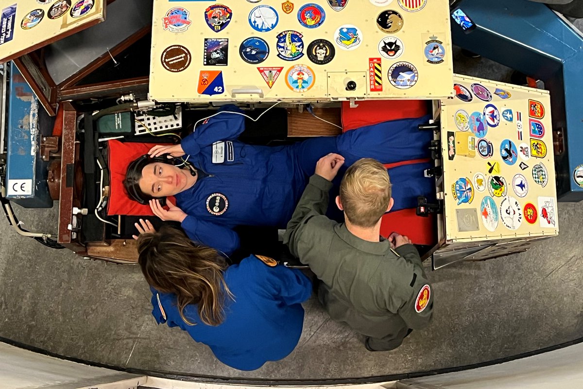 Vandaag waren er 7 aspirant-astronauten van <a href="/esa/">European Space Agency</a> bij het <a href="/CML_KLu/">CML</a>.

Het was voor het eerst dat een groep toekomstig astronauten een zogenoemde 'centrifuge-training' kreeg bij <a href="/CML_KLu/">CML</a>. Tijdens de training konden ze ervaren hoe extreme G-krachten voelen: defensie.nl/actueel/nieuws…