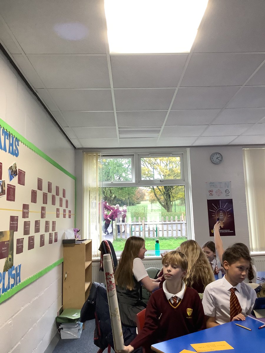 PDA_Y6's tweet image. Our first lesson on our new science topic this week was spent reviewing some key knowledge on light, proving it travels in straight lines and representing scientific knowledge using diagrams #pdascience