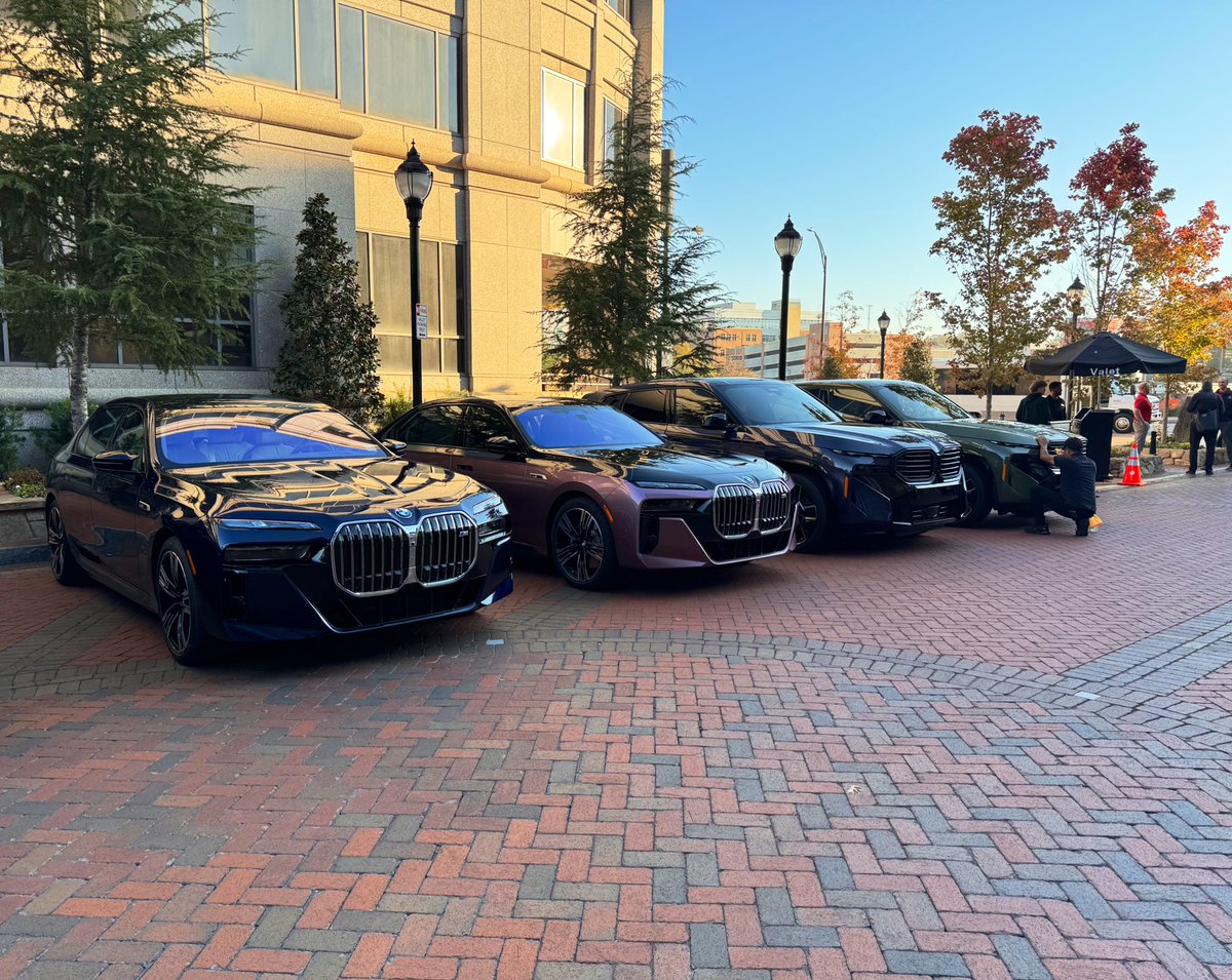 gabosalazar21's tweet image. Un día más en el paraíso 🤩 esto es BMW #TestFest y es un día al año en el que puedes manejar TODO de @BMWMex y sus 4 marcas. ¿Con qué auto empezamos?