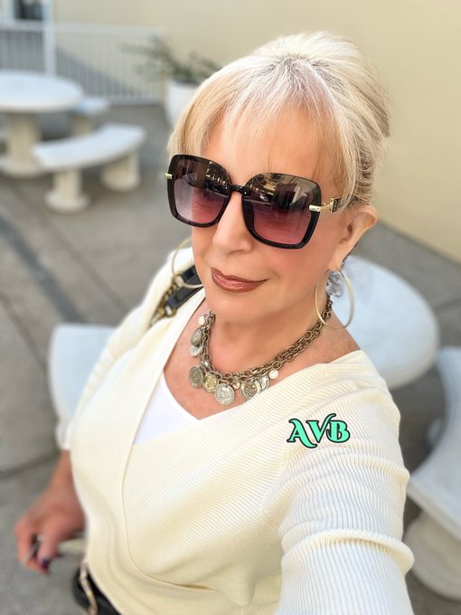 Heading to the hair salon. Before the magic happens. 🪄 https://t.co/4R7SUyB81Z<a href="/tag/ocala"class="tags"><span>#ocala</span></a><a href="/tag/landolakes"class="tags"><span>#landolakes</span></a>