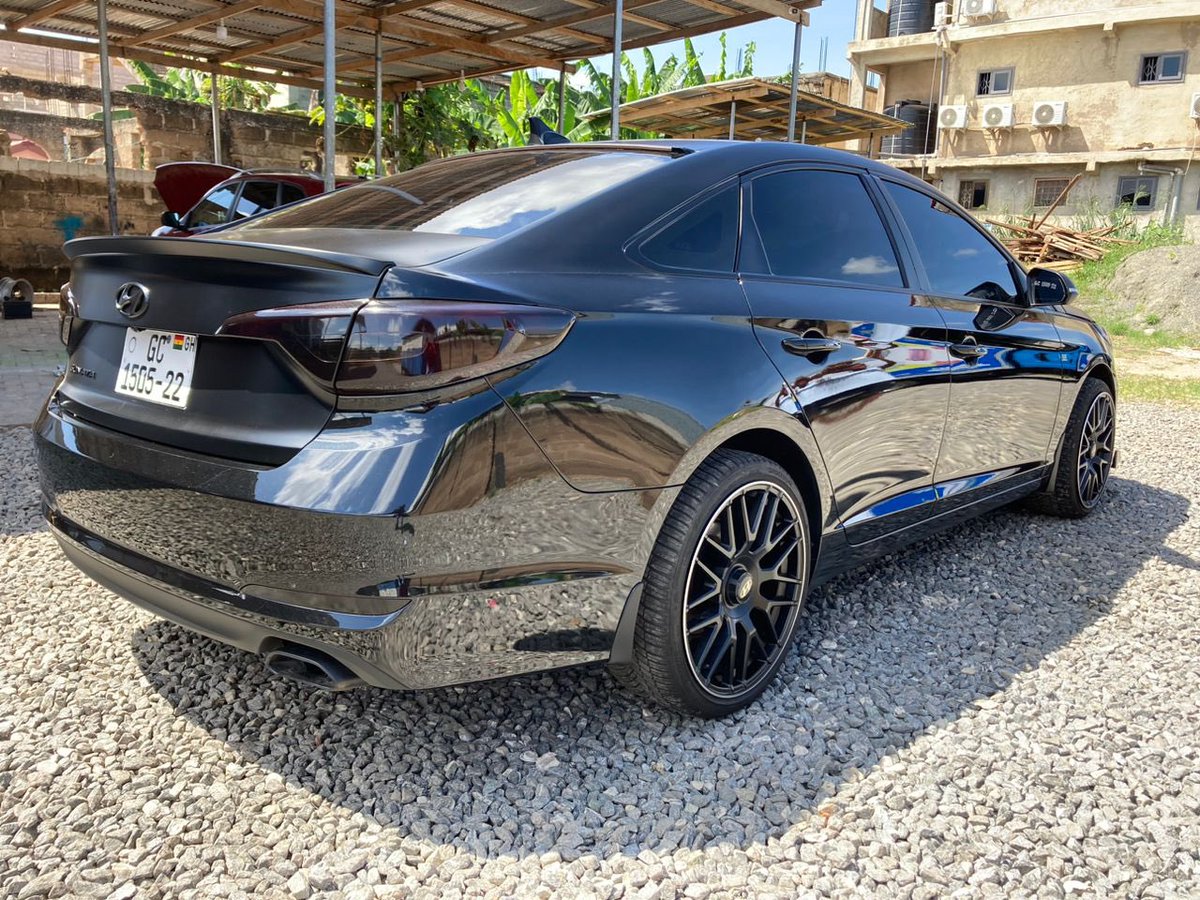wheelhub_auto's tweet photo. Hyundai Sonata came in for a brand new 2-tone (satin and gloss black metallic) paintjob with new wheels, carbon fiber front lip and a complete blackout. Congratulations to the guys at @wheelhubauto for pulling this off🔥 https://t.co/BwSGuilKvC