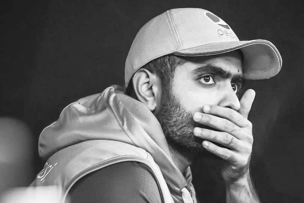malikkhokar7's tweet photo. After this game #NZvsSL 
Now pakistani team have to win against England with the margin of 288 runs 😬😬 which is quite Impossible..
Hardluck 💔💔 but we are with you kaptan @babarazam258 .
Dill chota Na krna IN sha ALLAH next time acha kry gay . We be with you pak team 
#NZvsSL https://t.co/vGaD80hHFT