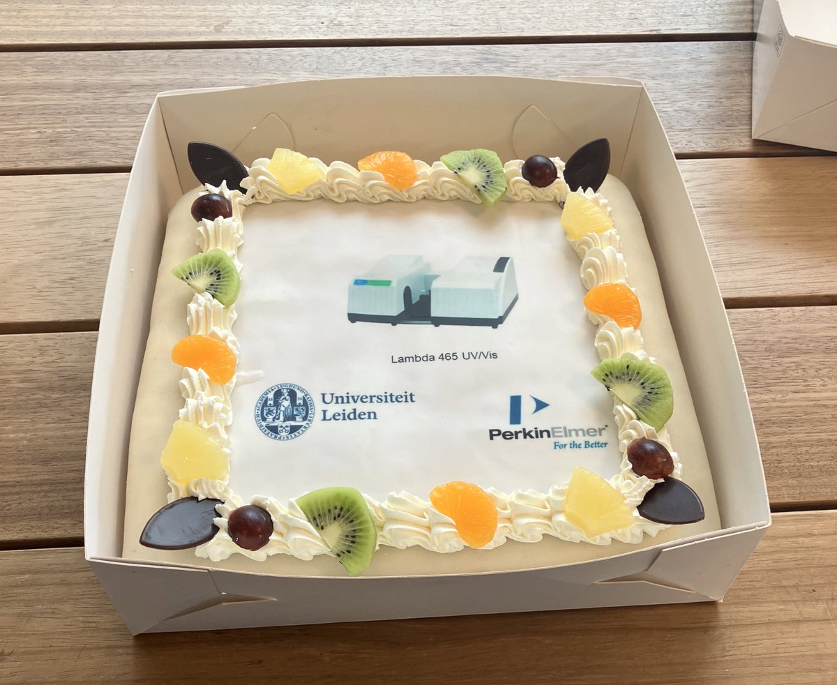 Indigo Bekaert (@indigobekaert) on Twitter photo 🍰 Another addition to interesting pastries in the Wezenberg group 🍰
A nice perk to buying a new UV-vis machine - thanks <a href="/PerkinElmer/">PerkinElmer</a>
#phdlife #AcademicTwitter <a href="/s_wezenberg/">Sander Wezenberg</a> <a href="/LeidenScience/">Leiden Science</a> 🍰 Another addition to interesting pastries in the Wezenberg group 🍰
A nice perk to buying a new UV-vis machine - thanks <a href="/PerkinElmer/">PerkinElmer</a>
#phdlife #AcademicTwitter <a href="/s_wezenberg/">Sander Wezenberg</a> <a href="/LeidenScience/">Leiden Science</a>