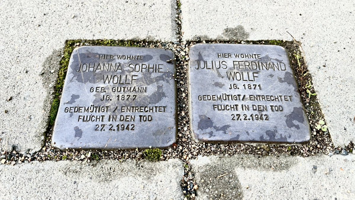 #NieWieder #KeinVergessen

Julius Ferdinand Wollf war Chef der ,Dresdner Neuesten Nachrichten‘. Seine Verdienste für die Zeitung, aber auch für #Dresden, sind immens. 

Der geschätzte Kollege Jens Fritzsche hat über ihn ein sehr gutes Buch geschrieben: dnn.de/lokales/dresde…