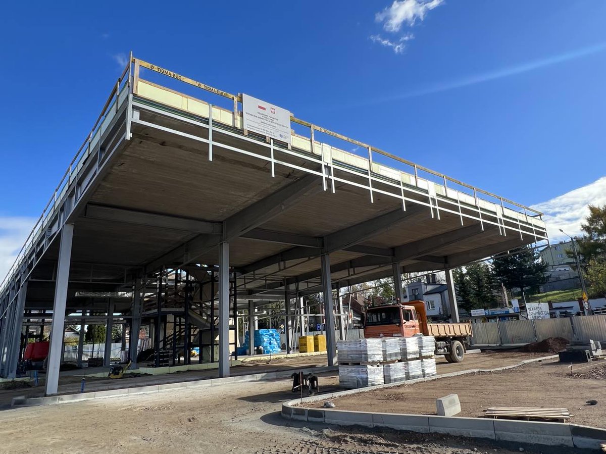 Na placu budowy miechowskiego dworca autobusowego od kilku miesięcy trwają zaawansowane prace inwestycyjne <a href="/malopolskaPL/">Małopolska</a>  <a href="/GminaMiechow/">Gmina Miechów</a>