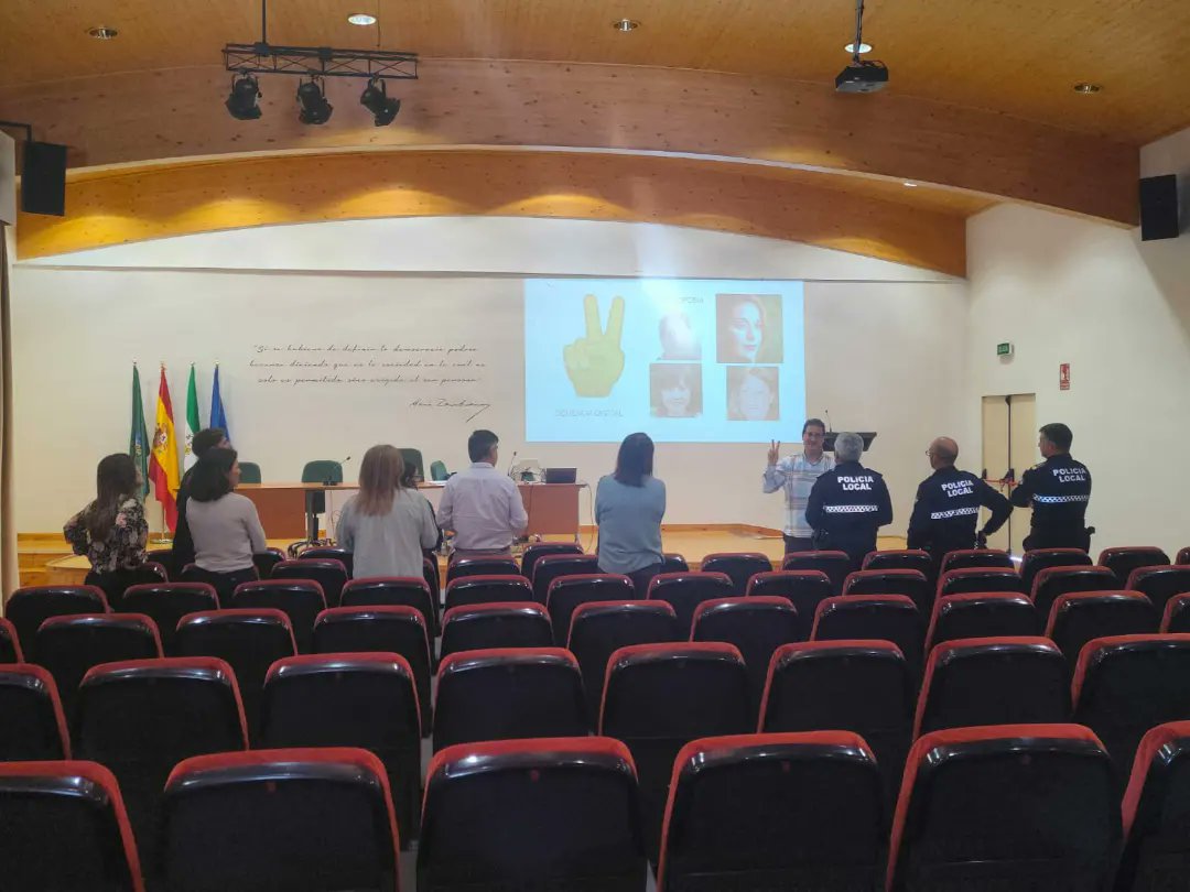 ✅El Ayuntamiento de Vélez-Málaga continúa concienciado en formar y capacitar más y mejor a todos sus trabajadores y por eso ha programado una serie de cursos que se han iniciado hoy y que se imparten en el Centro del Exilio de Vélez.

Enlace a la noticia: velezmalaga.es/index.php?mod=…