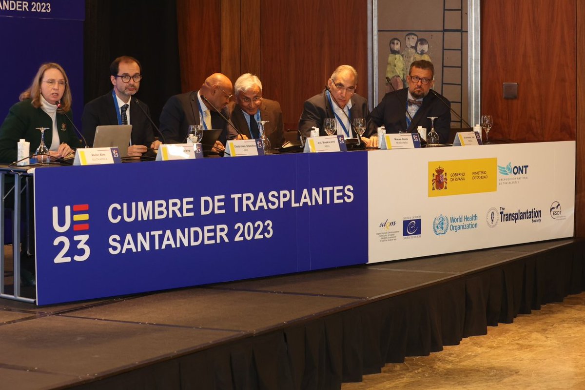 #TransplantSummit23 1⃣El primer grupo ha abordado por qué los trasplantes deben ser una prioridad sanitaria y contribuir a alcanzar los @SDGoals de @UN con ✔️Muller, @ttsorg ✔️@lupoten, past president @ESOTtransplant ✔️ Chatzixiros, @WHO ✔️@vjha126 ✔️Manas, @NHS ✔️De Andrade