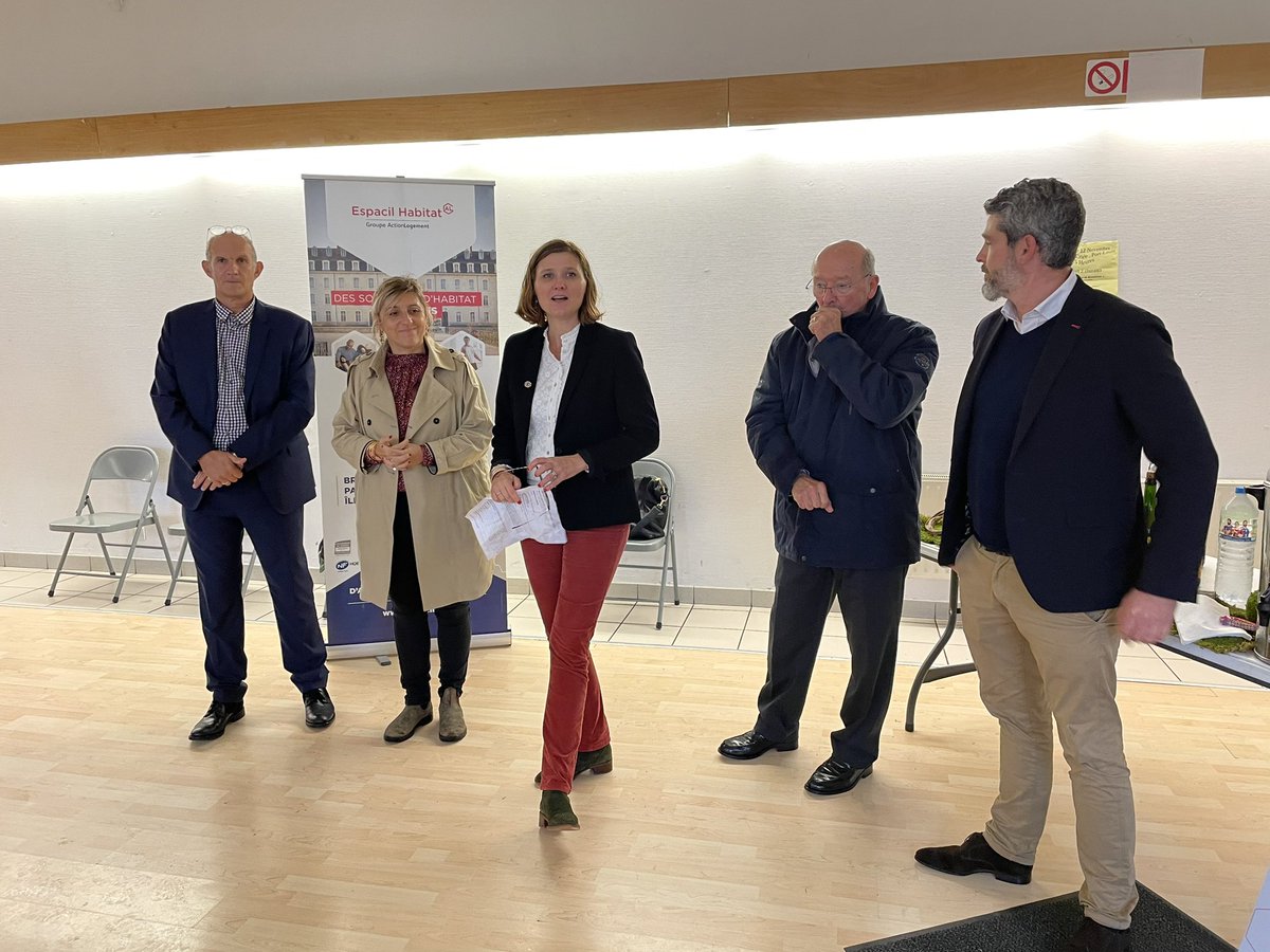 ✂️ La résidence du Chèvrefeuille inaugurée à #Kervignac (56) répond pleinement aux enjeux et aux besoins en logements sur le territoire, avec 12 maisons locatives de qualité, à proximité des commerces, des services et des pôles d’emploi.